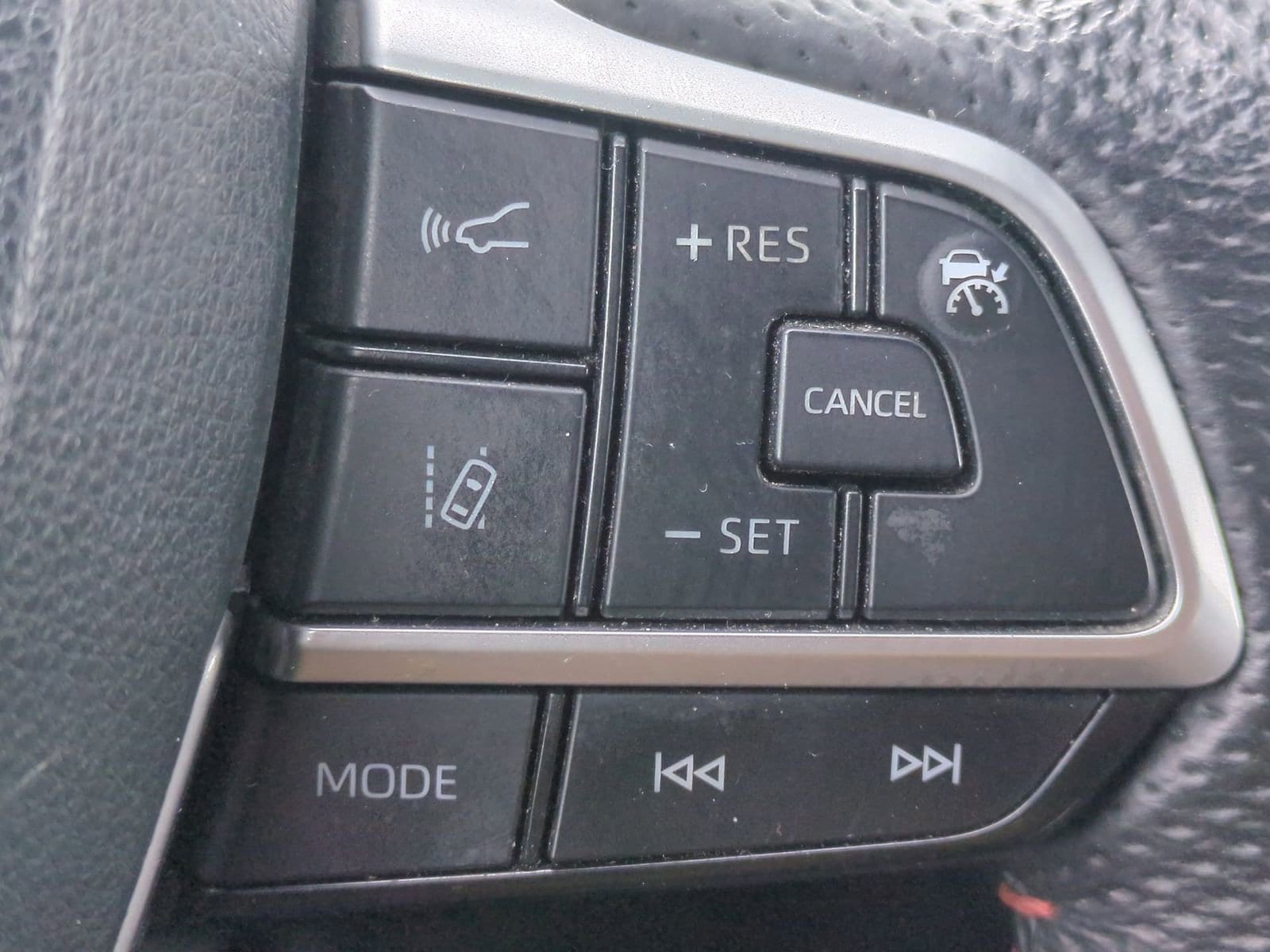 Thumbnail: 2023 Toyota Sienna - 26