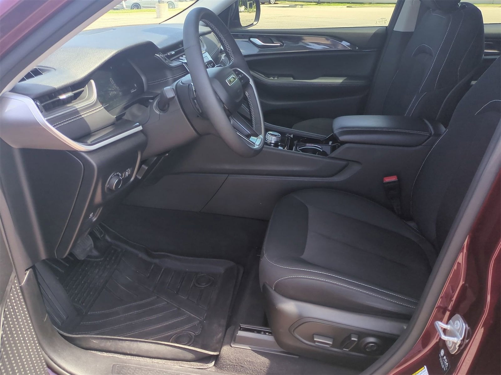 Thumbnail: 2023 Jeep Grand Cherokee - 16