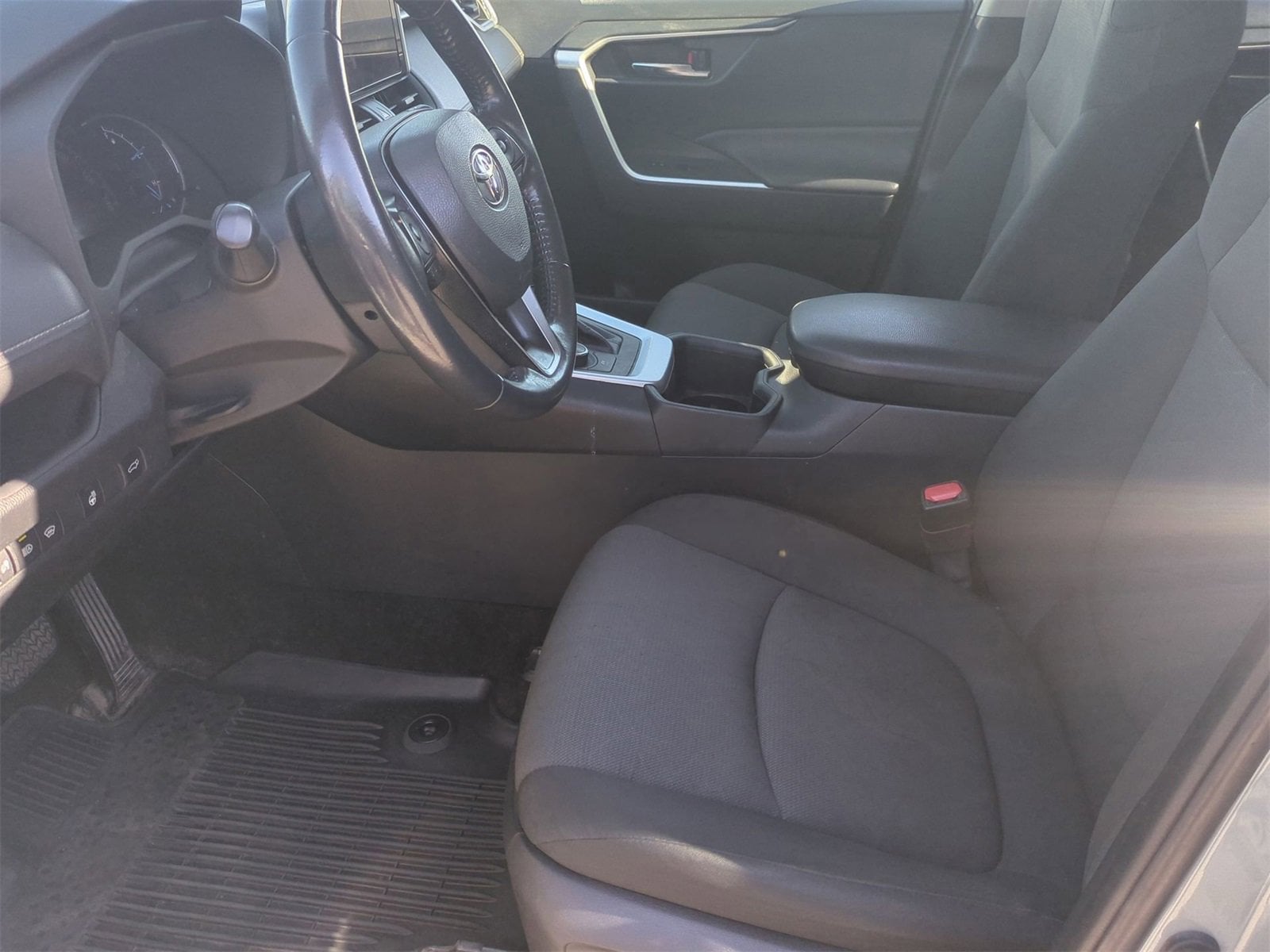 Thumbnail: 2023 Toyota RAV4 - 16