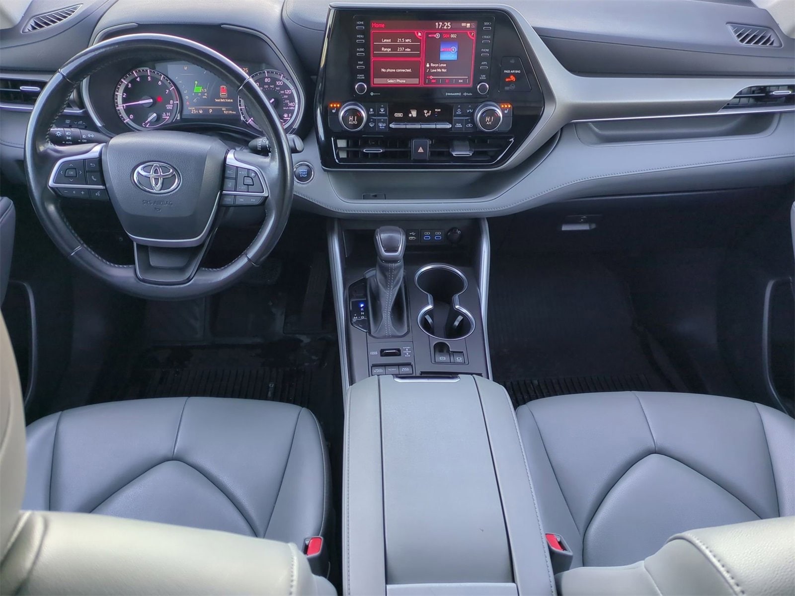 Thumbnail: 2022 Toyota Highlander - 15