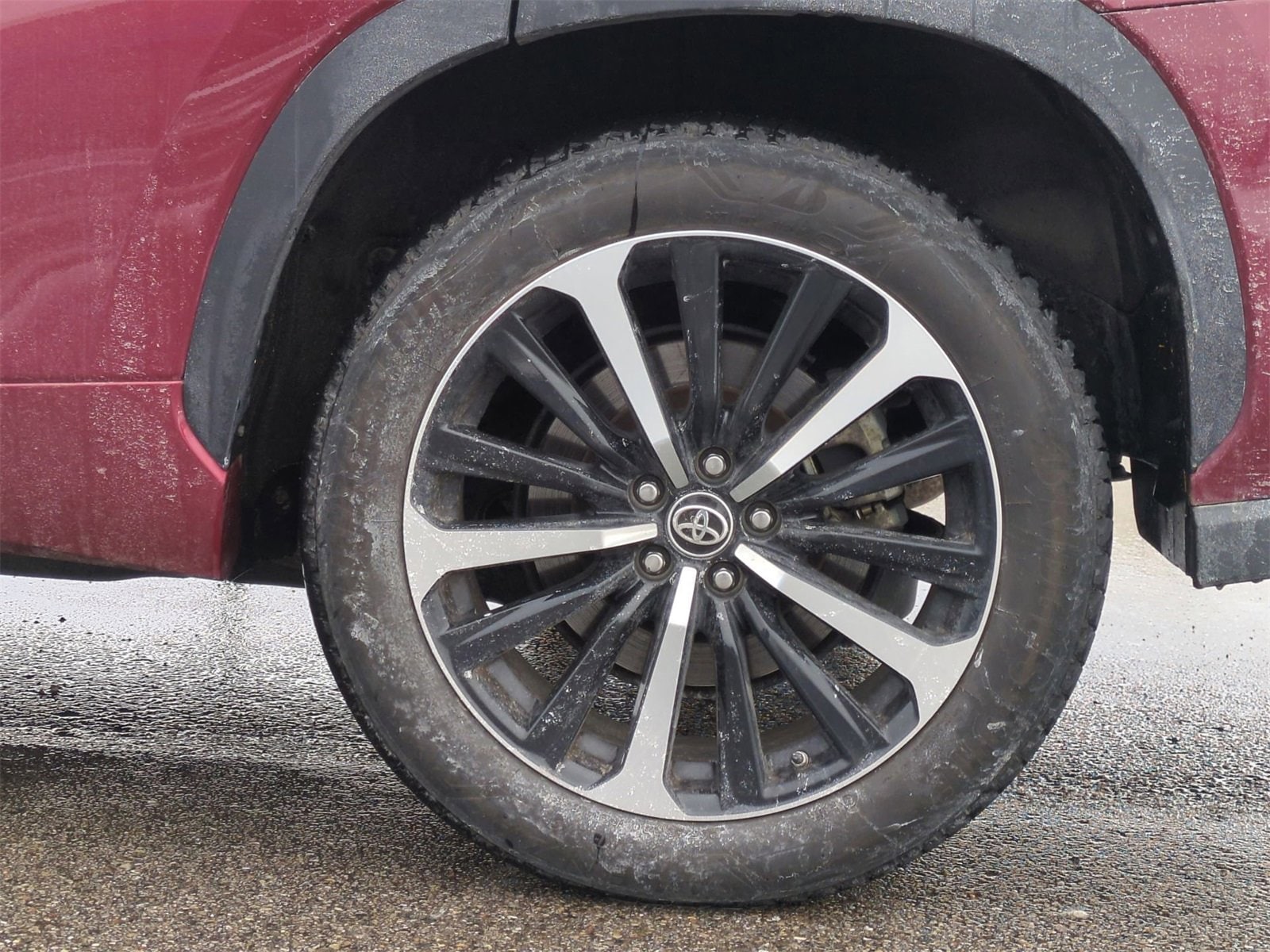 Thumbnail: 2021 Toyota Highlander - 14