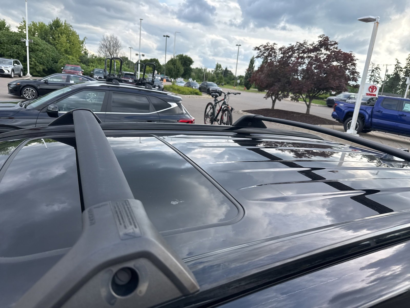 Thumbnail: 2021 Toyota RAV4 - 18