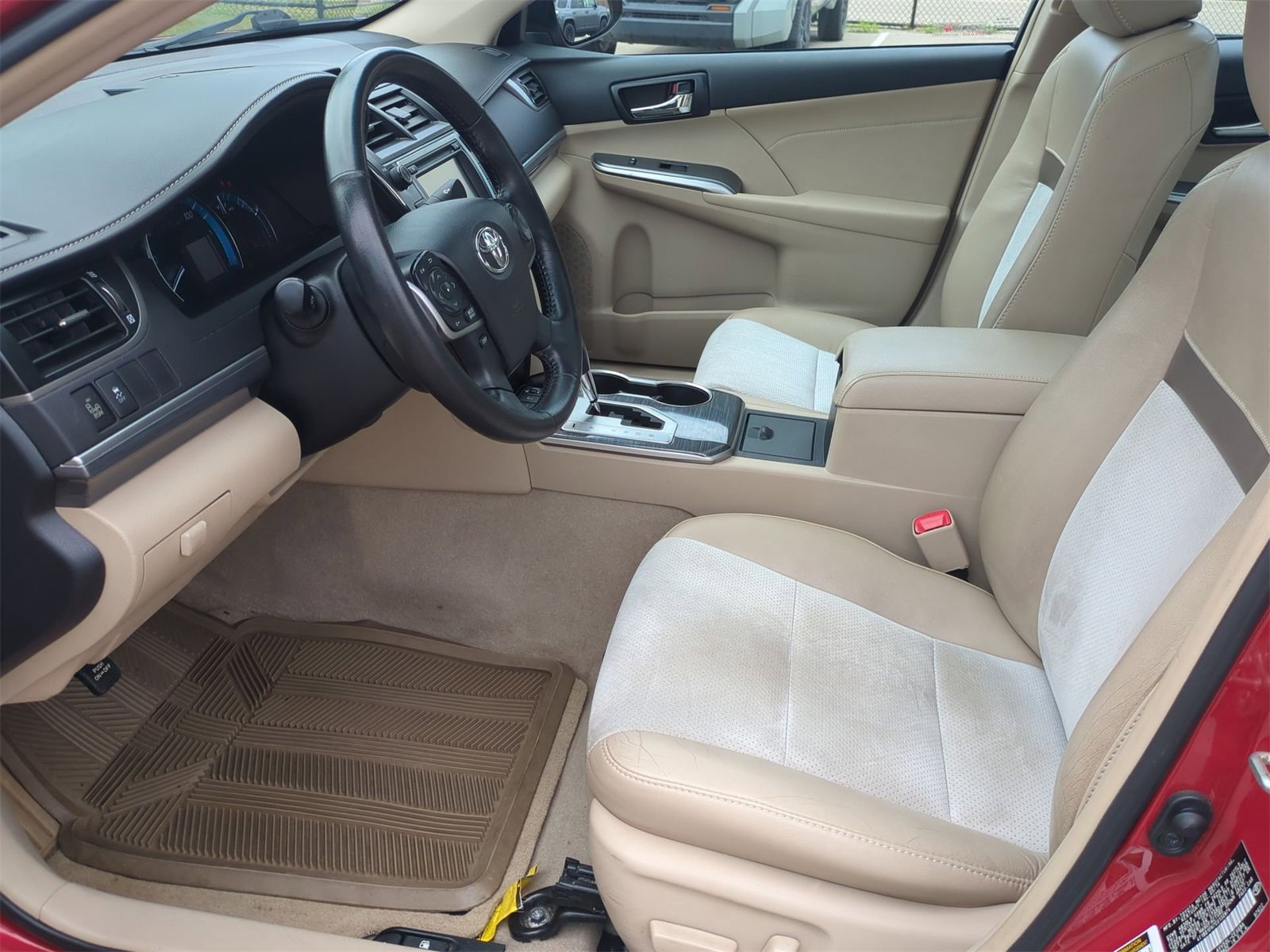 Thumbnail: 2014 Toyota Camry - 16