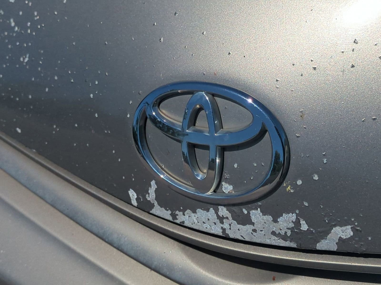 Thumbnail: 2005 Toyota Prius - 12