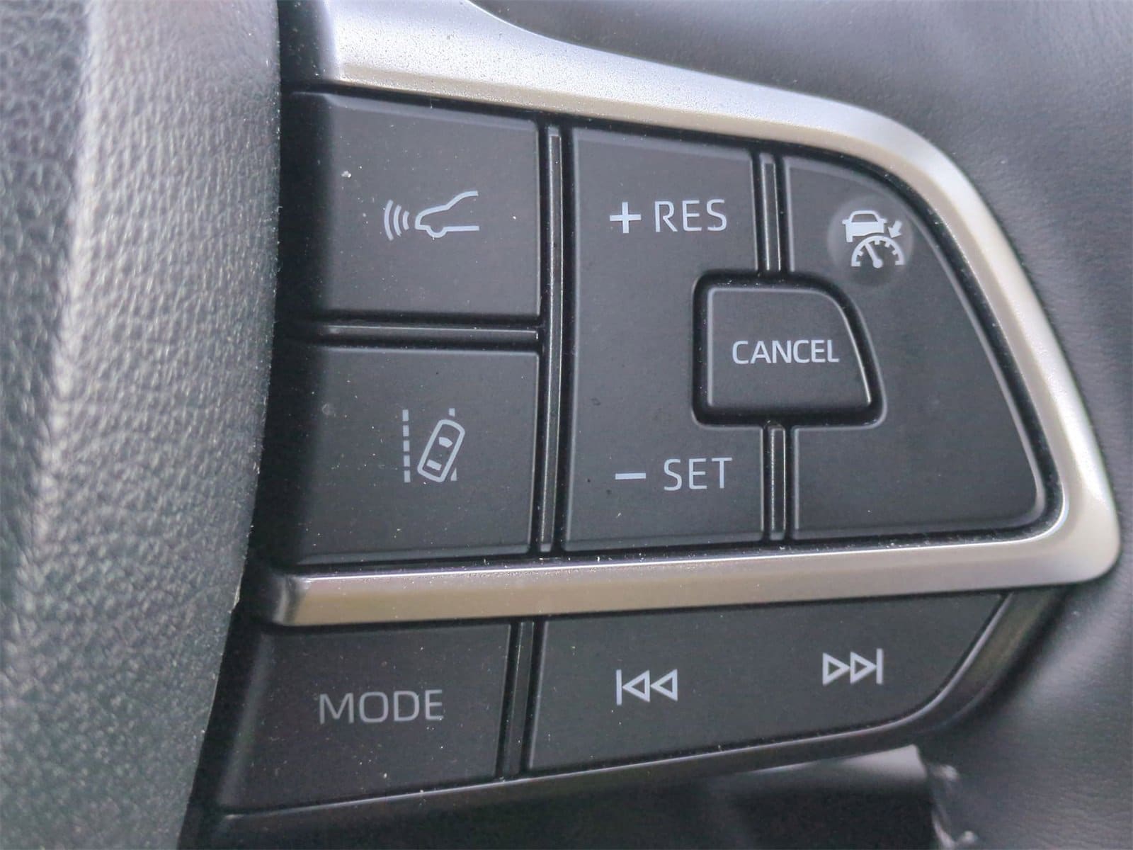 Thumbnail: 2025 Toyota Highlander - 27