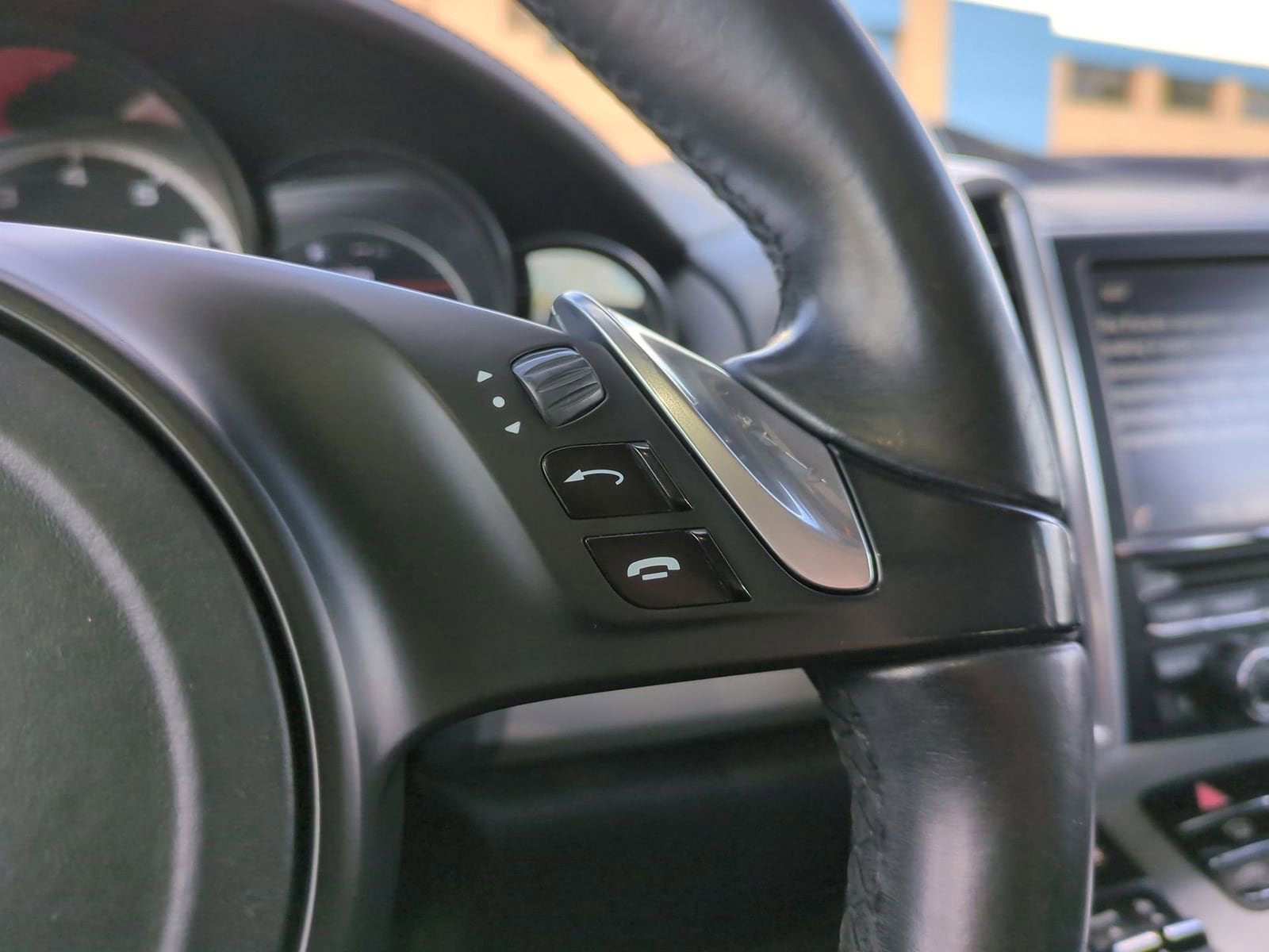 Thumbnail: 2014 Porsche Cayenne - 26