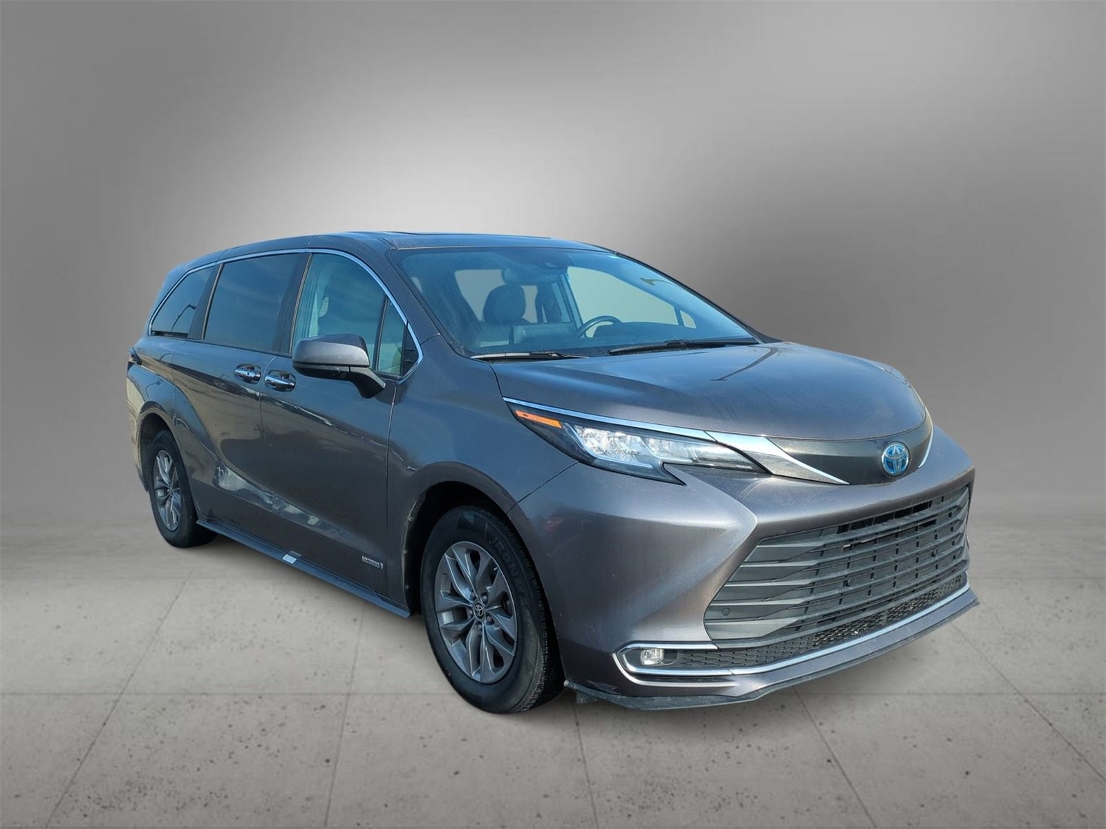 Thumbnail: 2021 Toyota Sienna - 2
