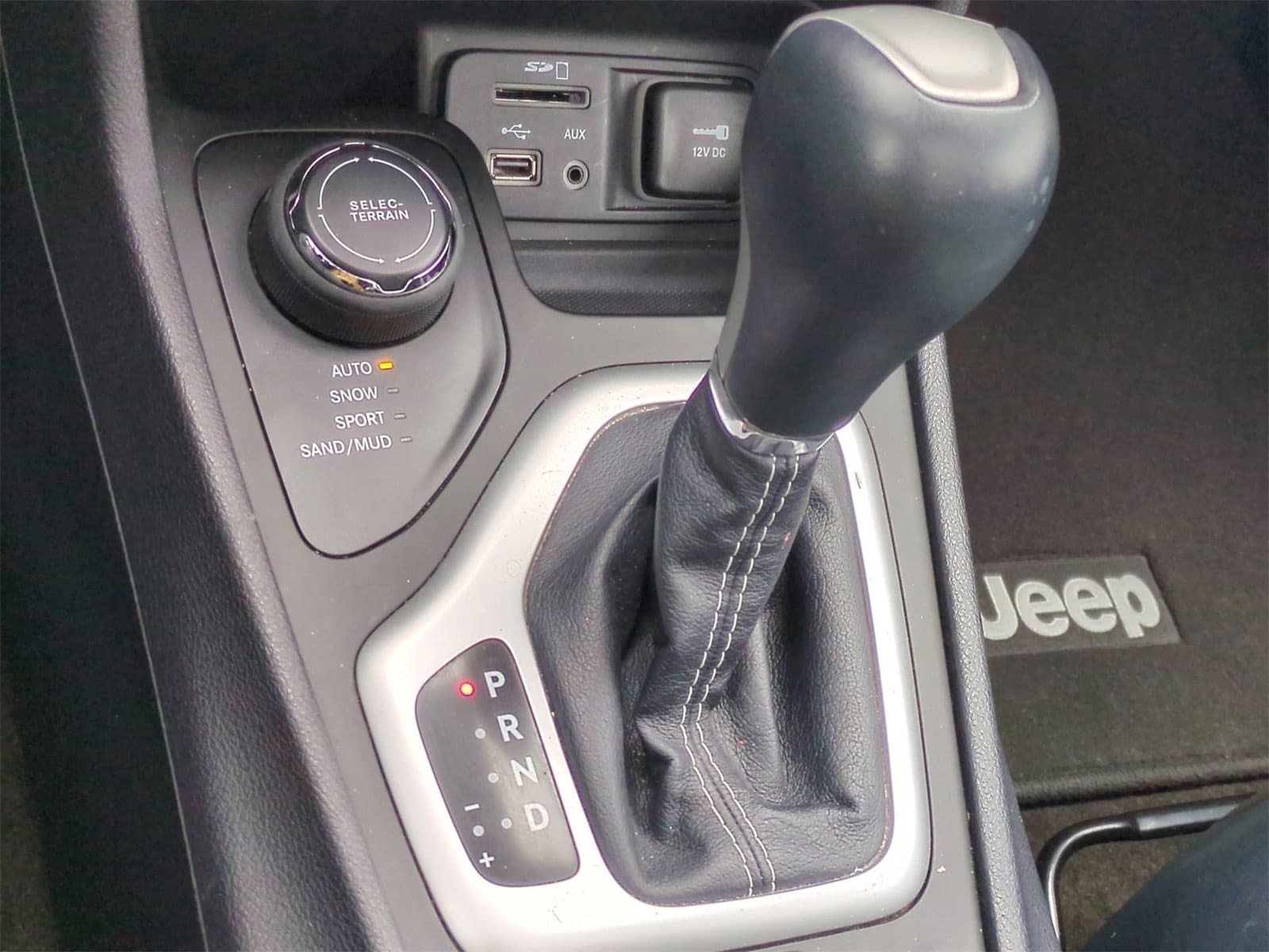 Thumbnail: 2014 Jeep Cherokee - 33