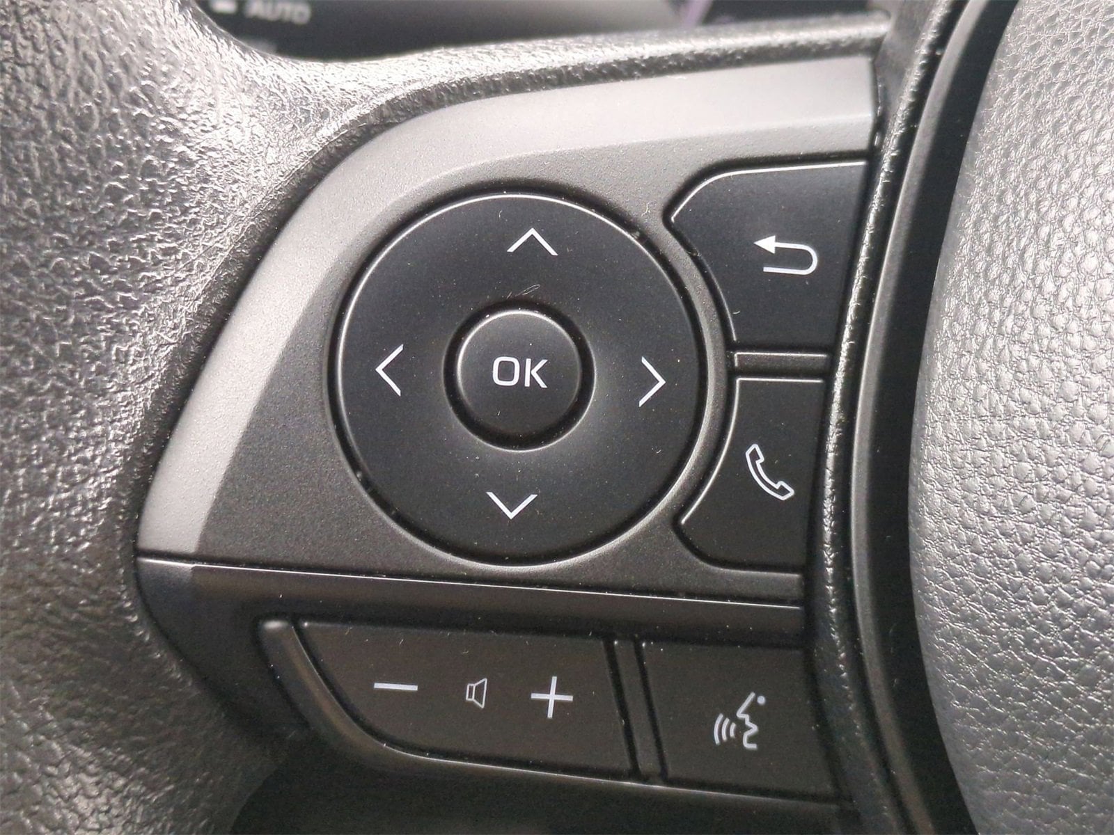 Thumbnail: 2025 Toyota RAV4 - 23