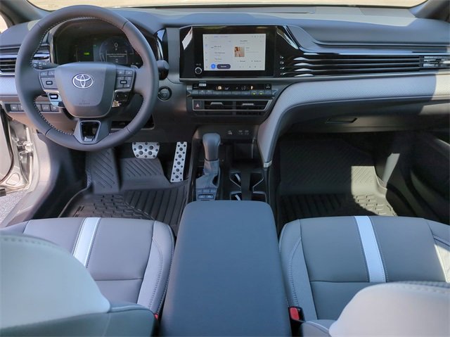 2025 Toyota Camry SE 16