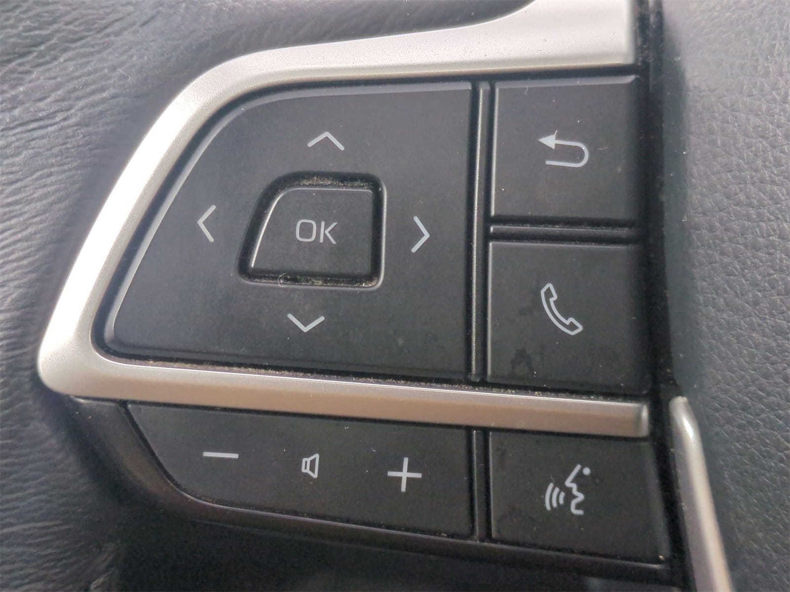 Thumbnail: 2022 Toyota Sienna - 26