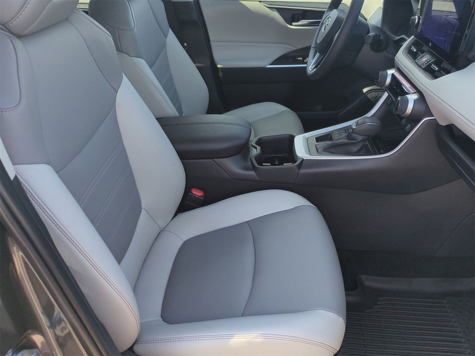 Thumbnail: 2024 Toyota RAV4 - 23