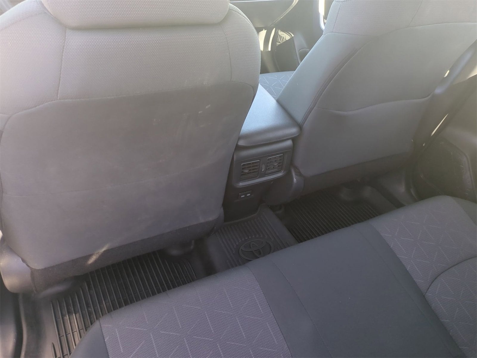 Thumbnail: 2023 Toyota RAV4 - 18
