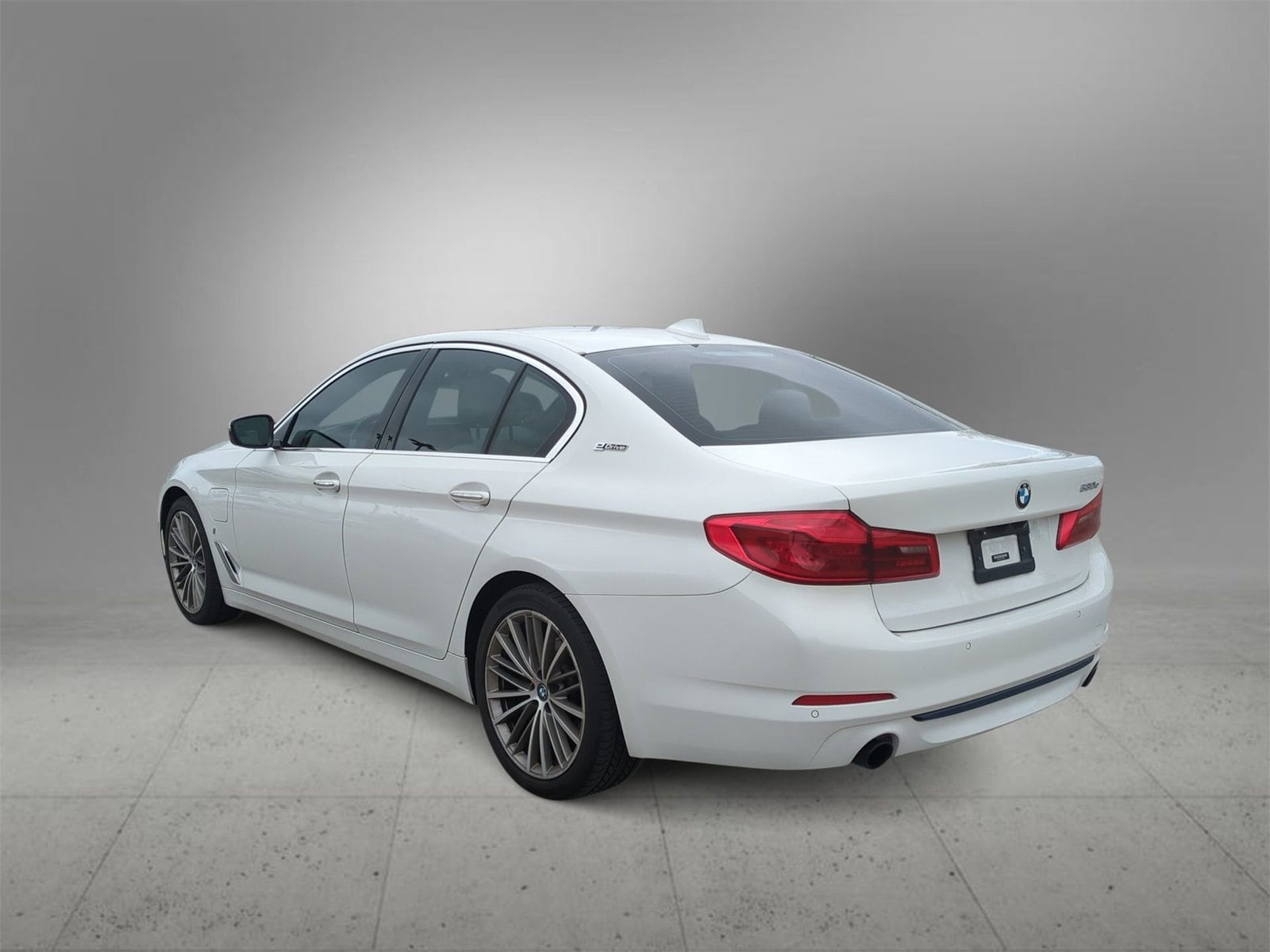 Thumbnail: 2018 BMW 5 Series - 6