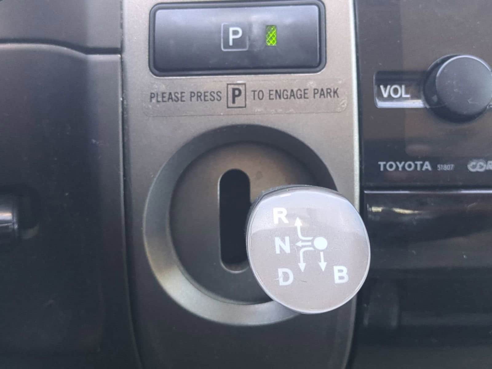 Thumbnail: 2005 Toyota Prius - 28