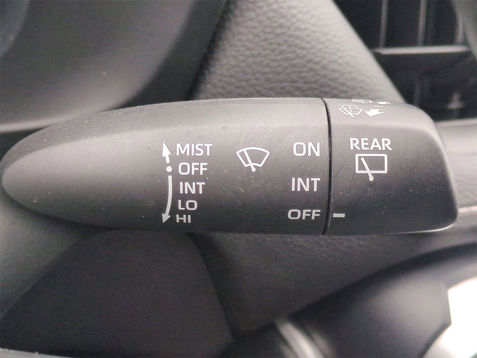 Thumbnail: 2023 Toyota RAV4 - 25