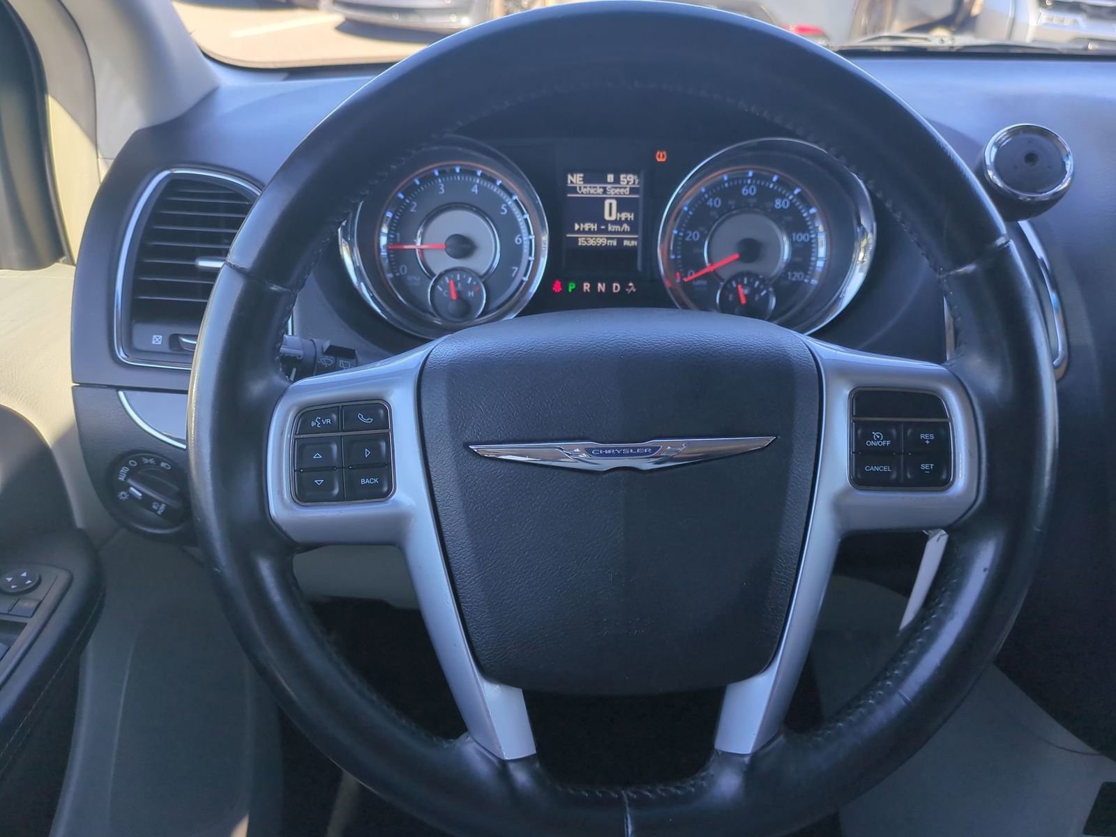 Thumbnail: 2013 Chrysler Town & Country - 22