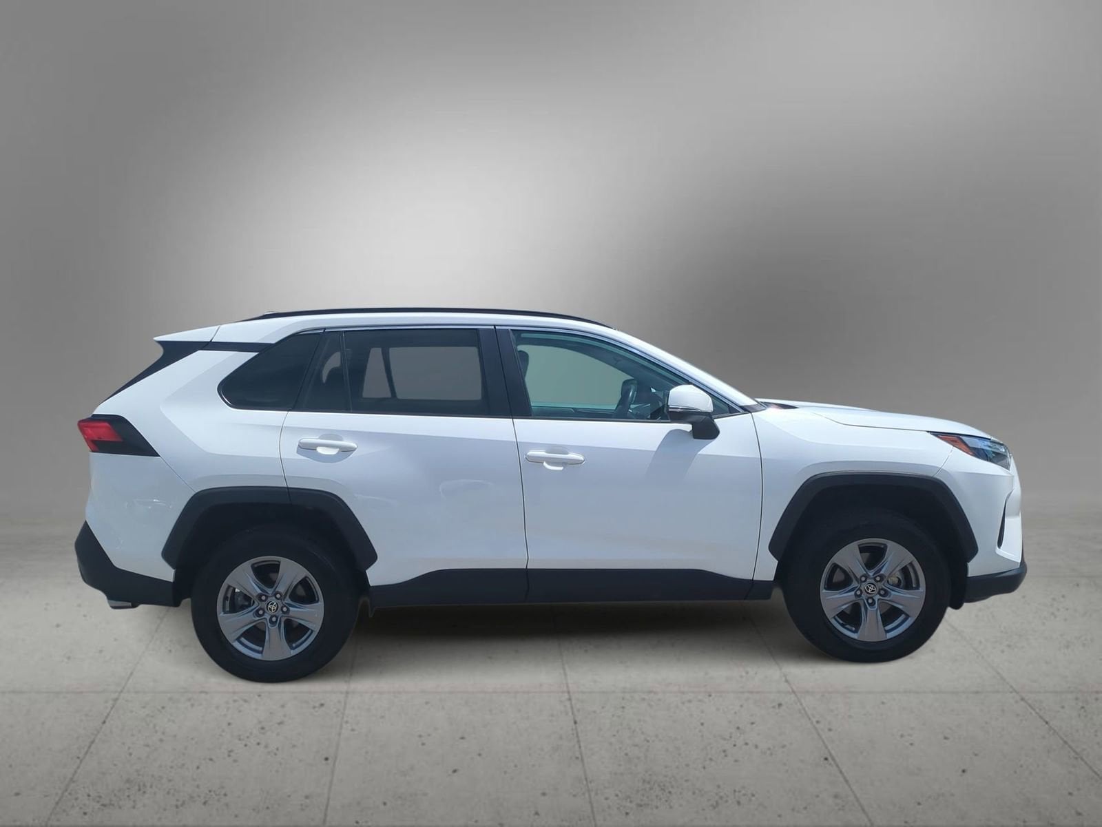 Thumbnail: 2022 Toyota RAV4 - 9