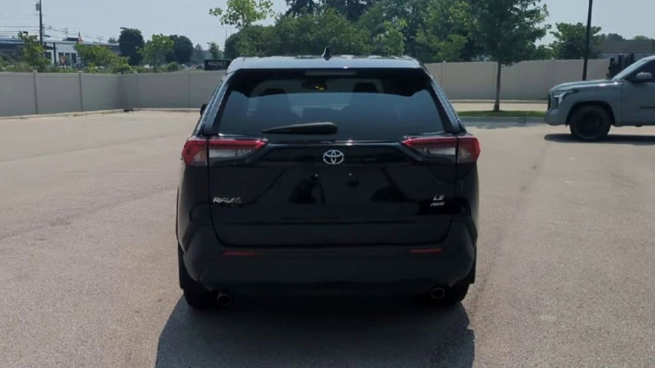 Thumbnail: 2022 Toyota RAV4 - 7