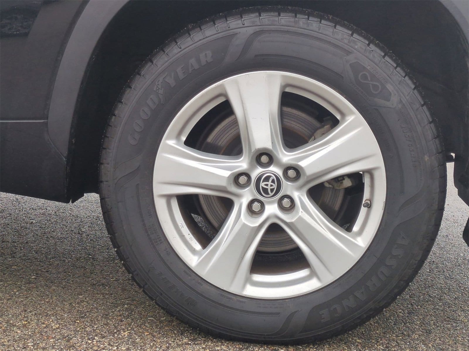 Thumbnail: 2023 Toyota Highlander - 14