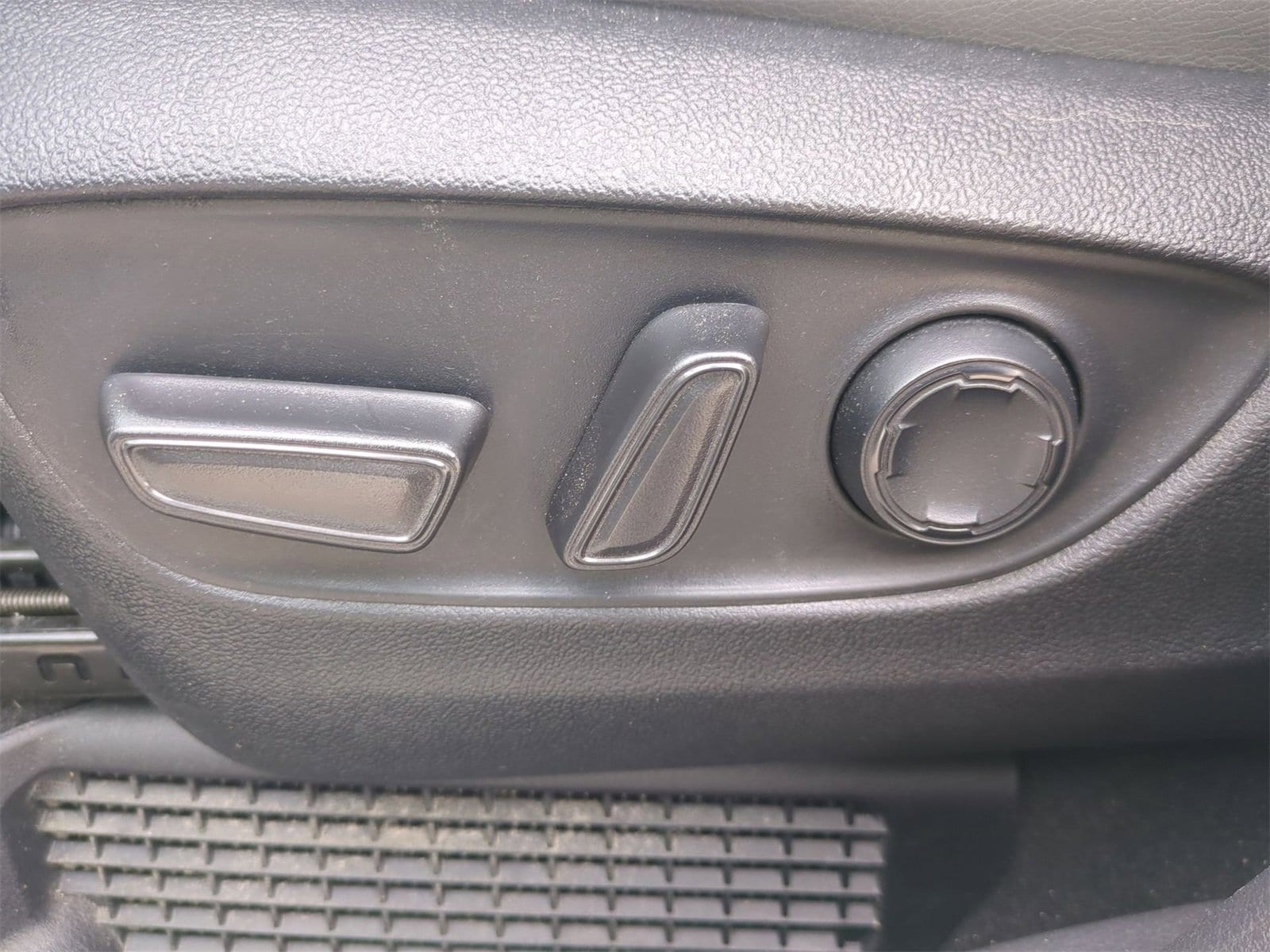 Thumbnail: 2024 Toyota Sienna - 17