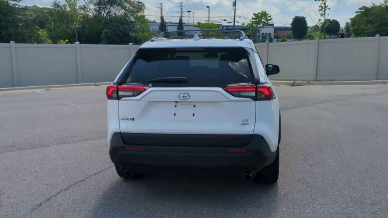 Thumbnail: 2020 Toyota RAV4 - 7