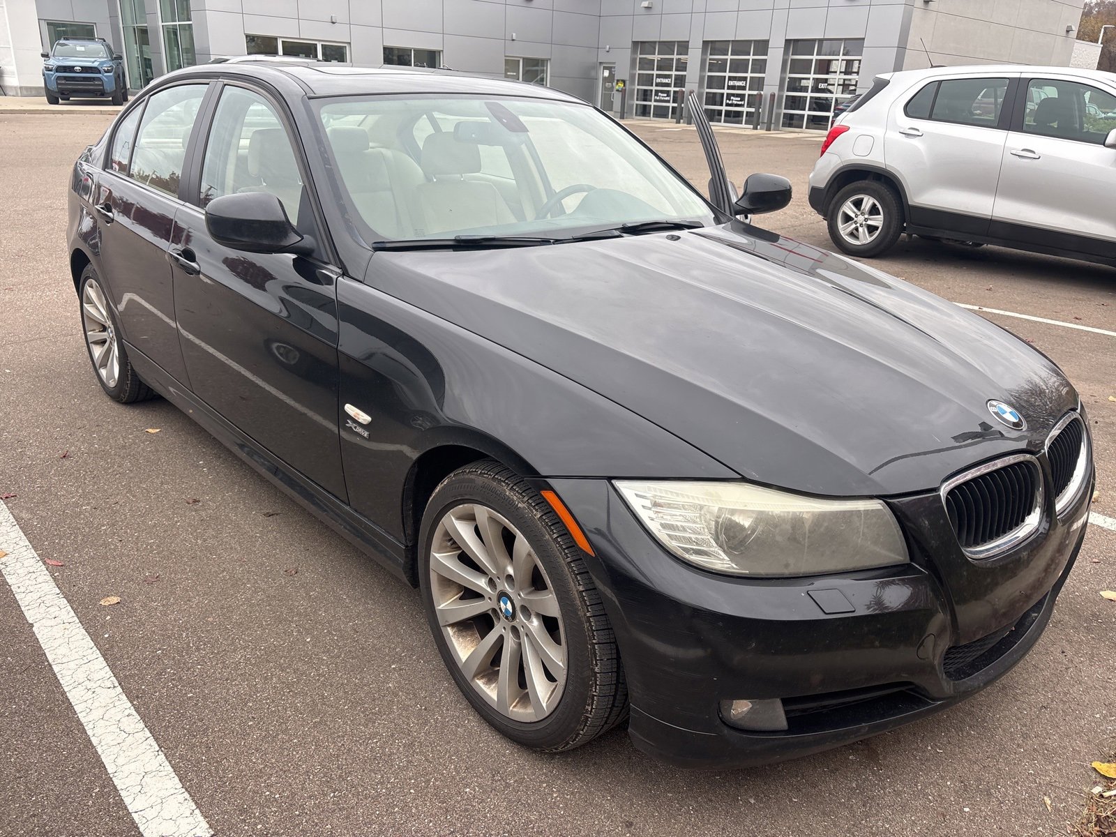 Thumbnail: 2011 BMW 3 Series - 3