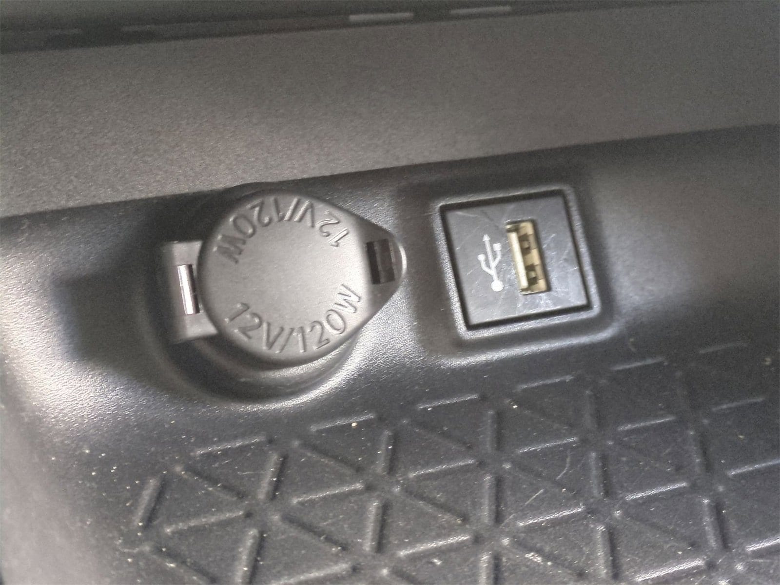 Thumbnail: 2025 Toyota RAV4 - 29