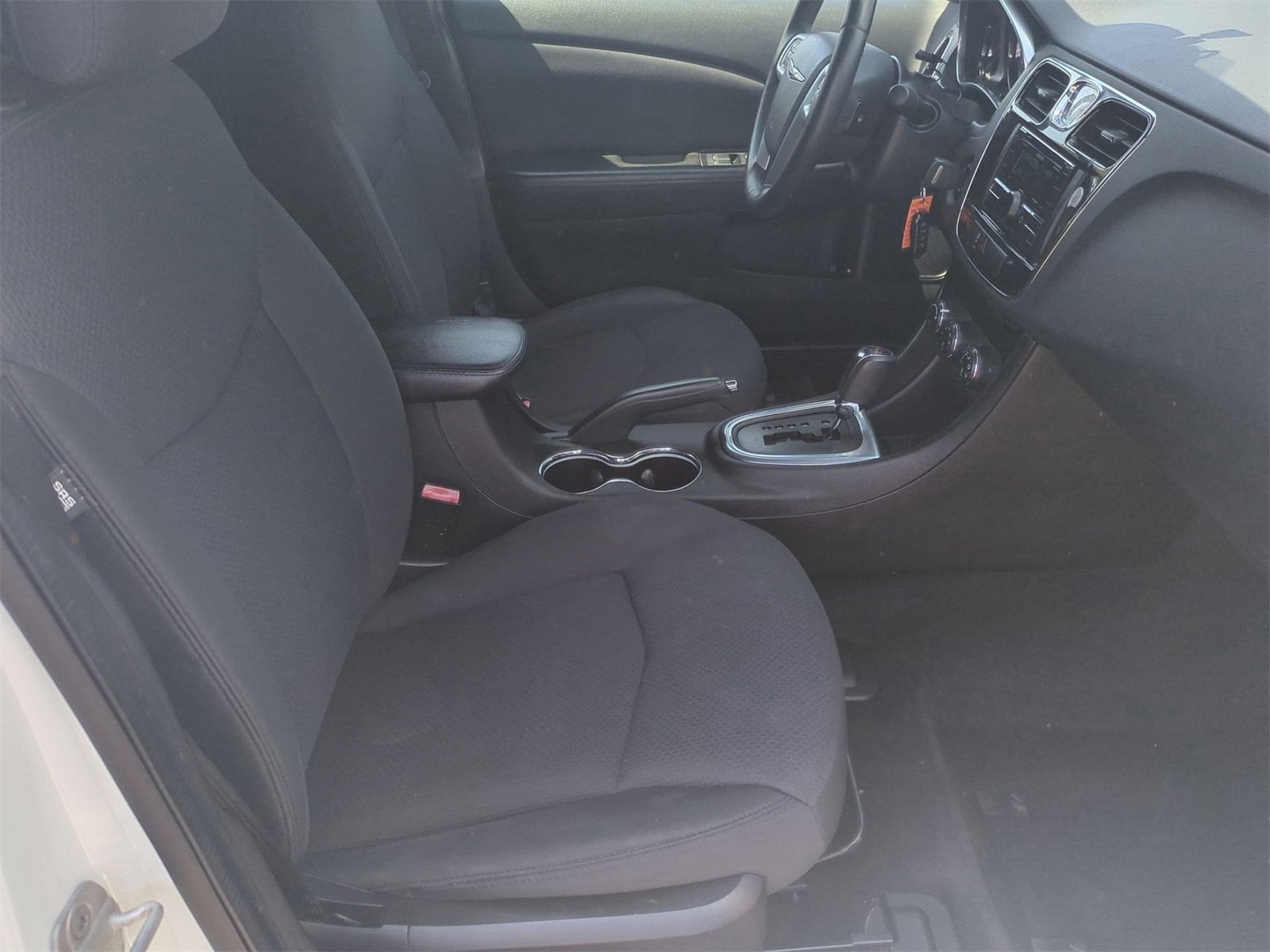 Thumbnail: 2013 Chrysler 200 - 21