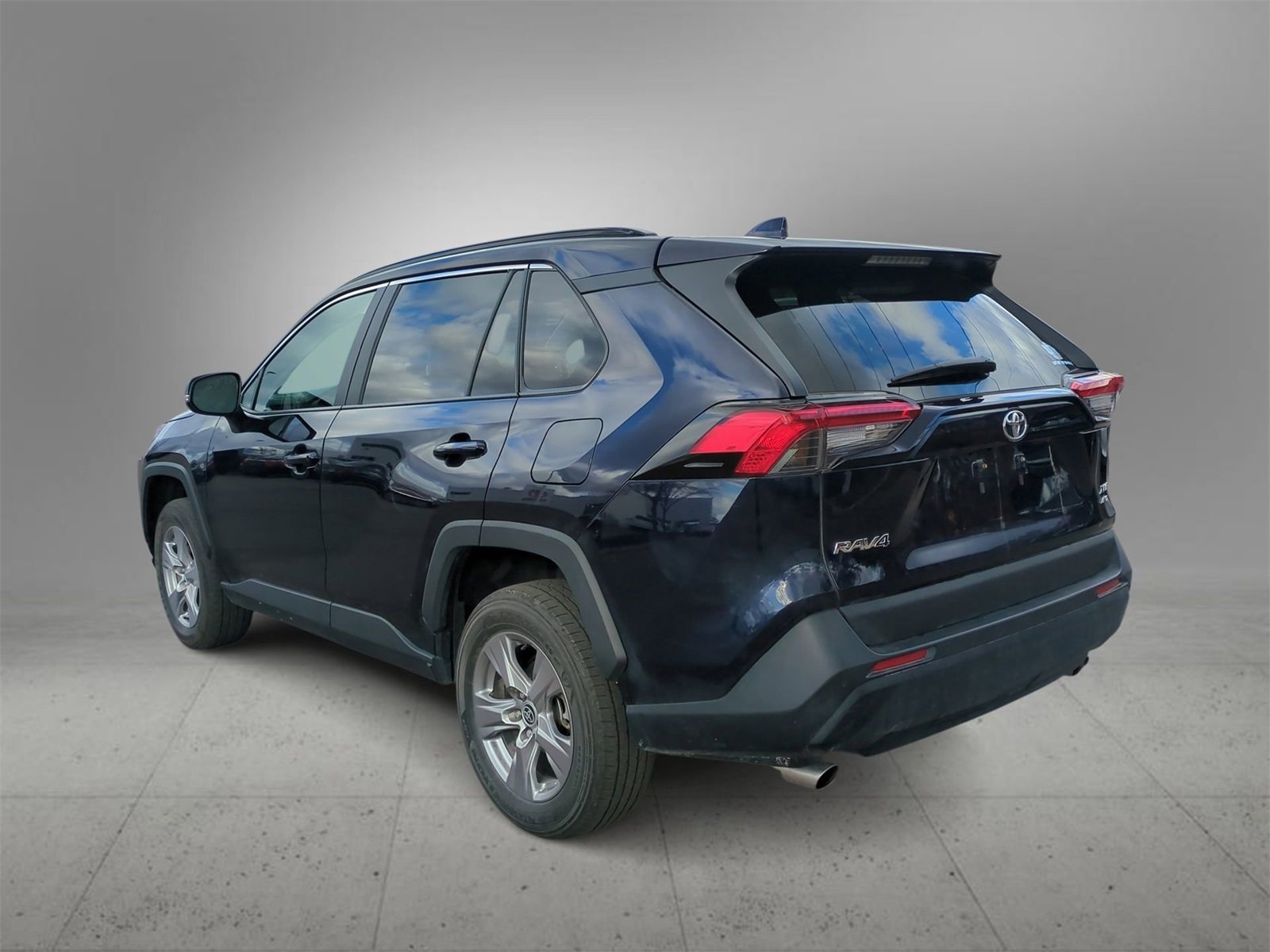 Thumbnail: 2022 Toyota RAV4 - 6
