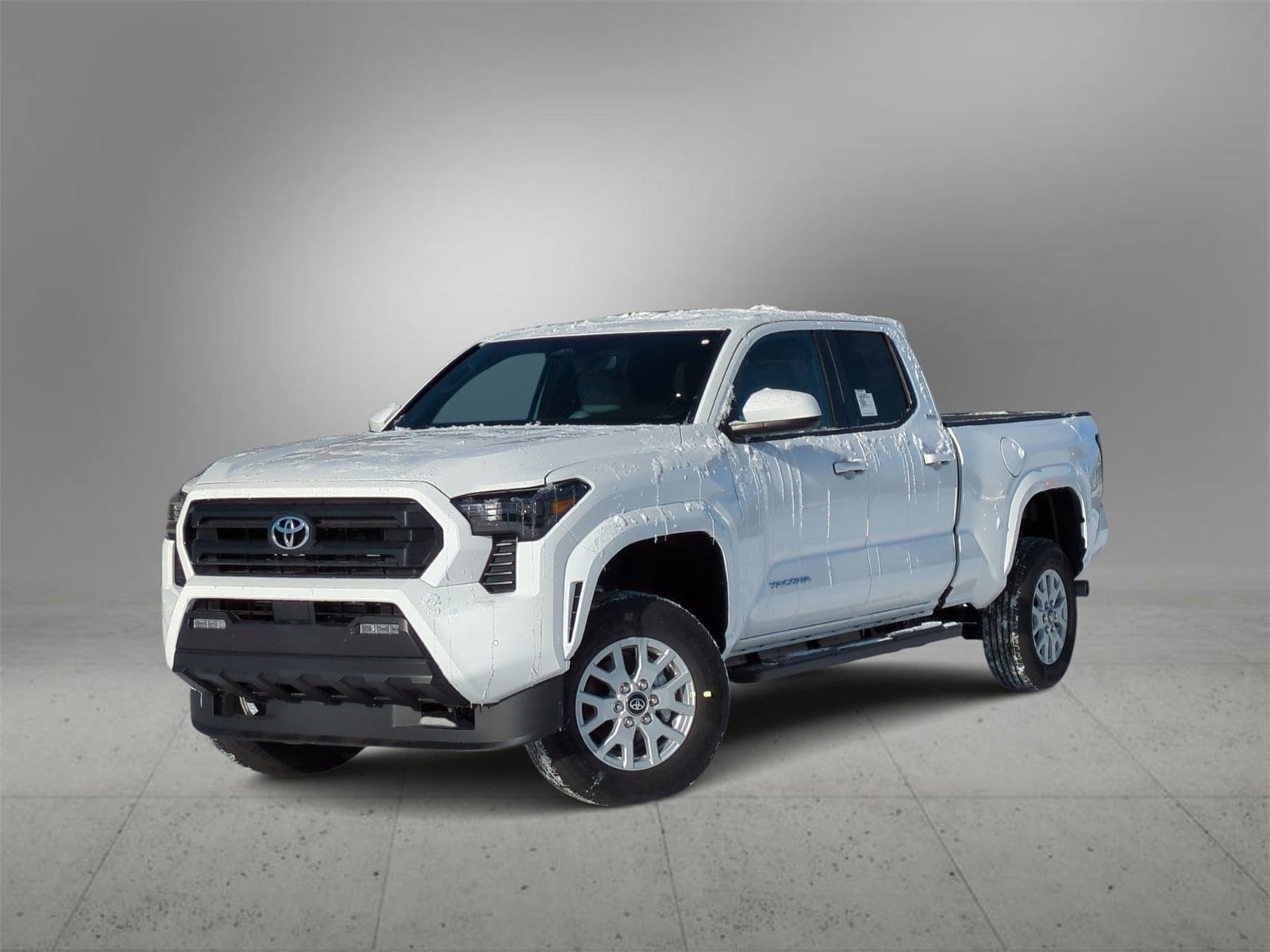 2025 Toyota Tacoma SR5's photo