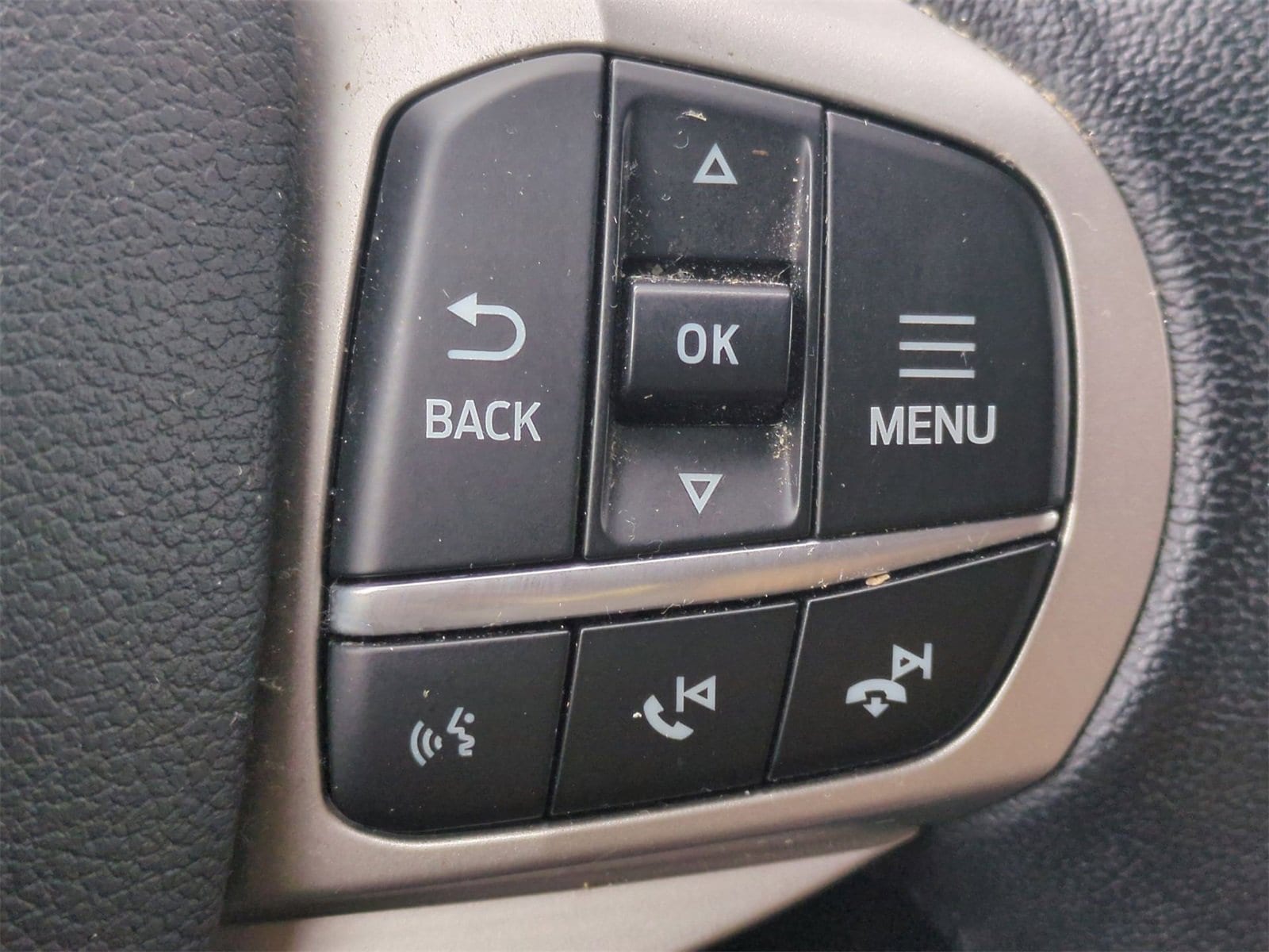 Thumbnail: 2021 Ford Explorer - 24