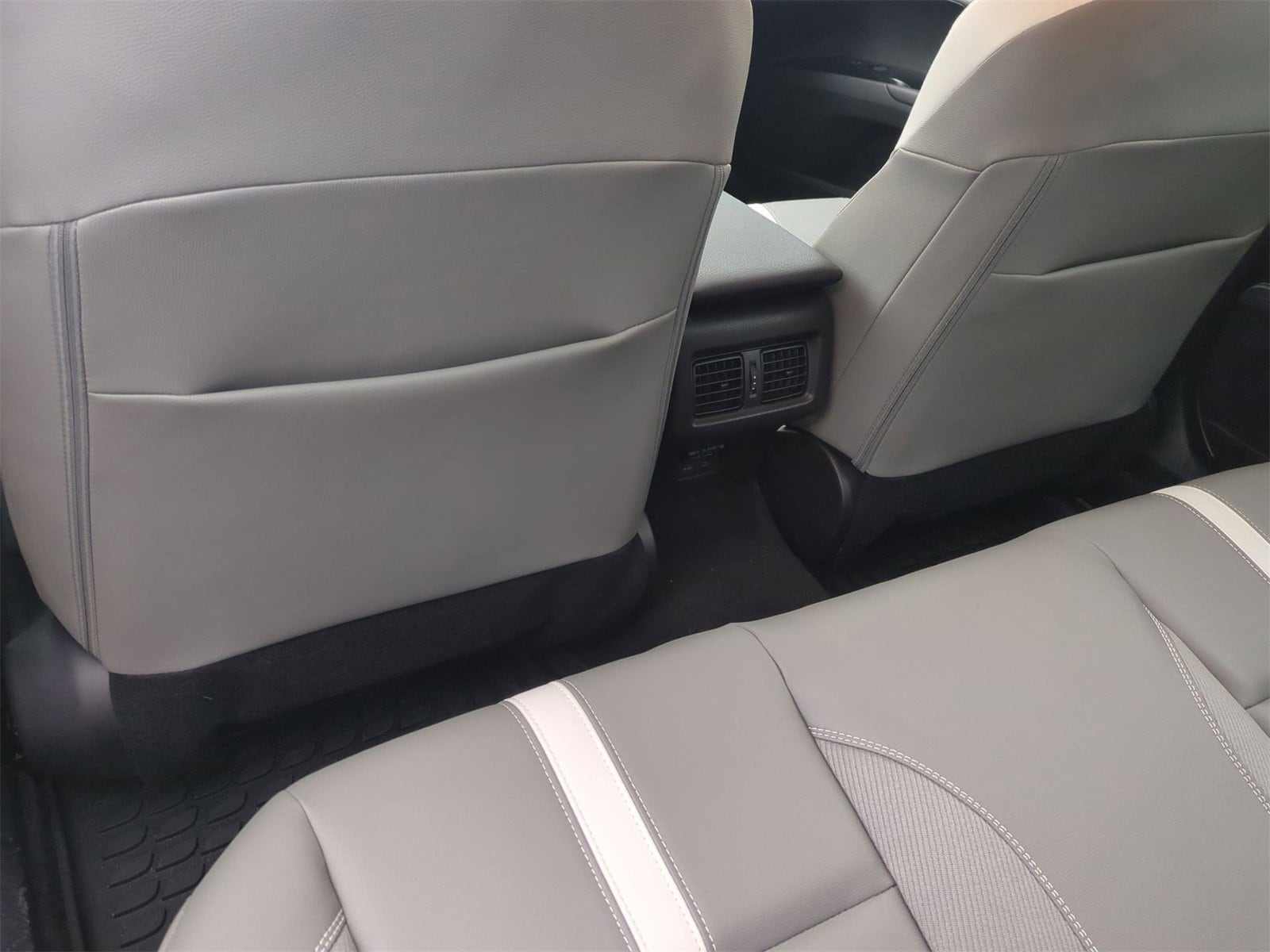 Thumbnail: 2025 Toyota Camry - 18