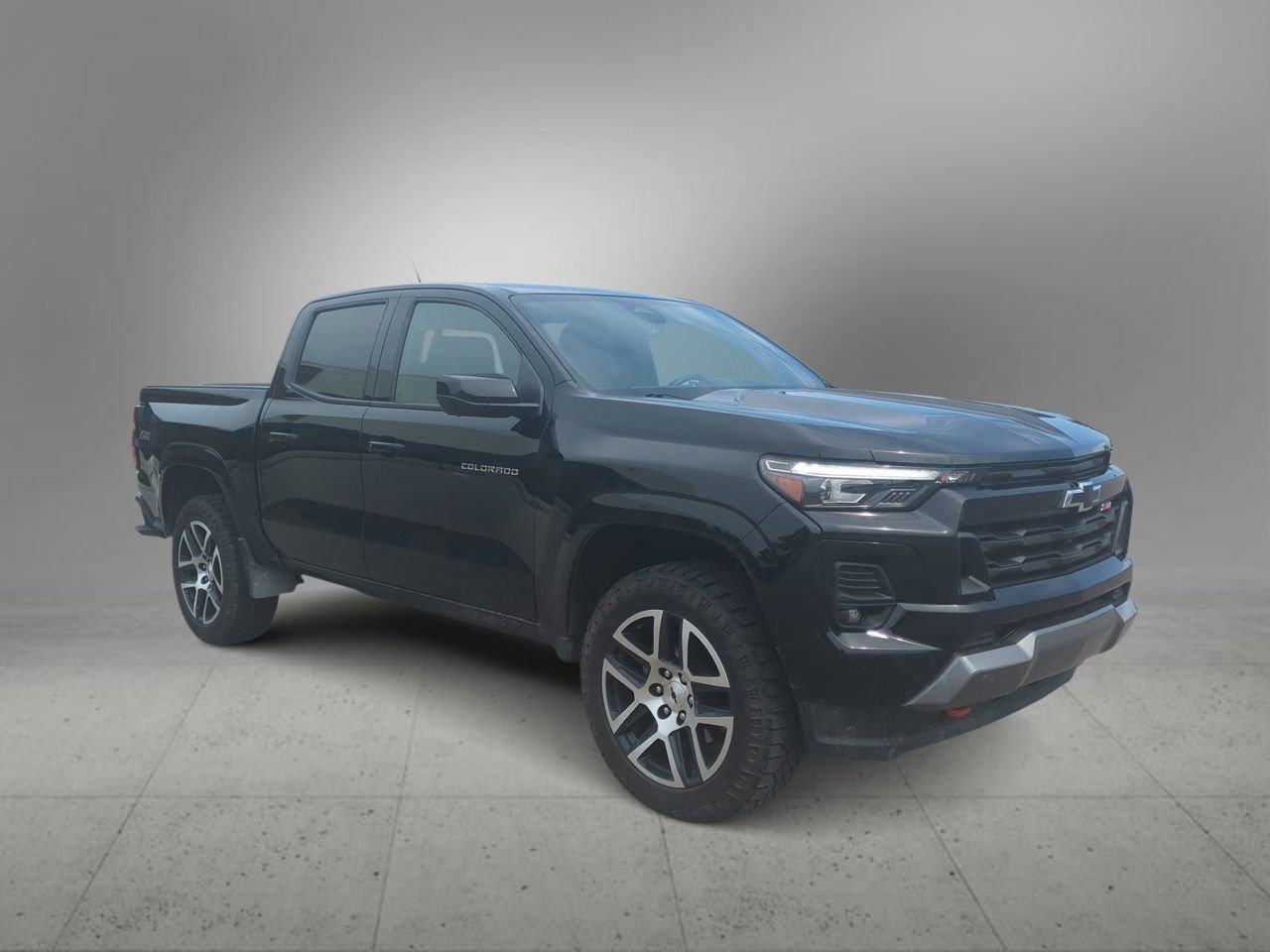 2023 Chevrolet Colorado Z71 photo 2