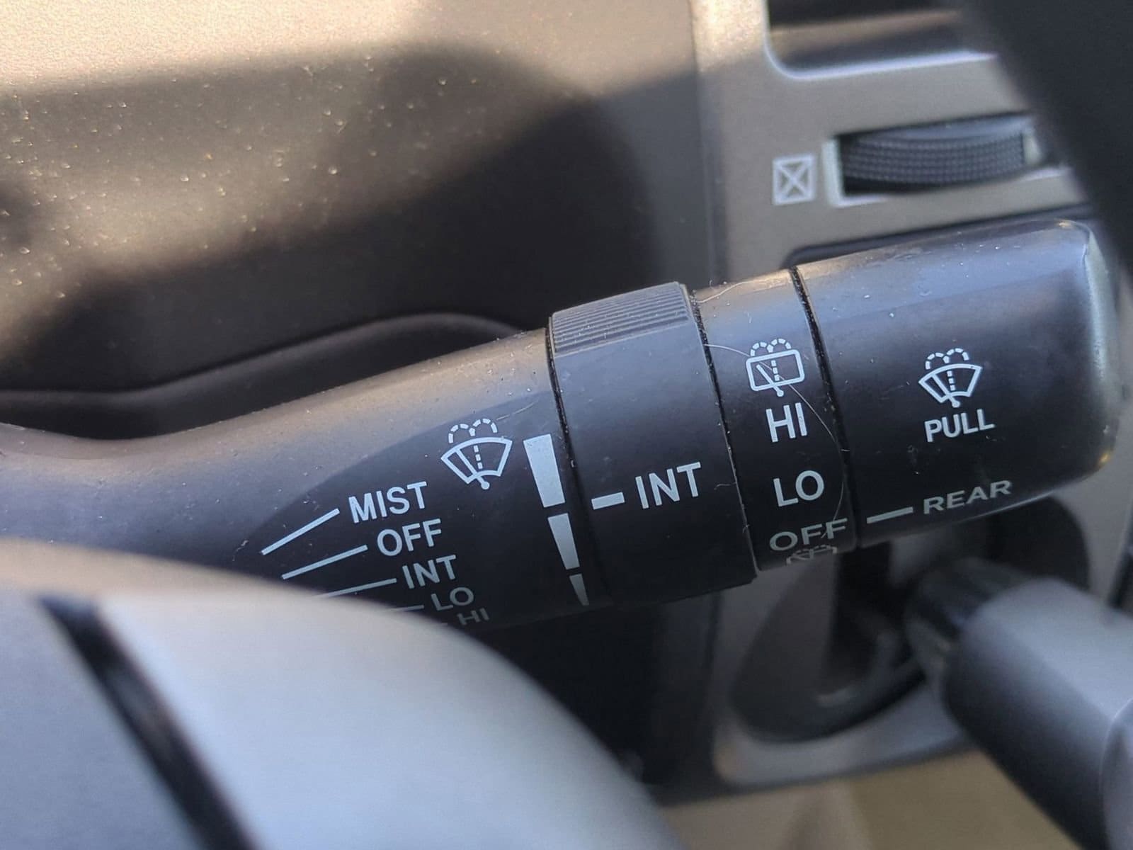 Thumbnail: 2005 Toyota Prius - 25