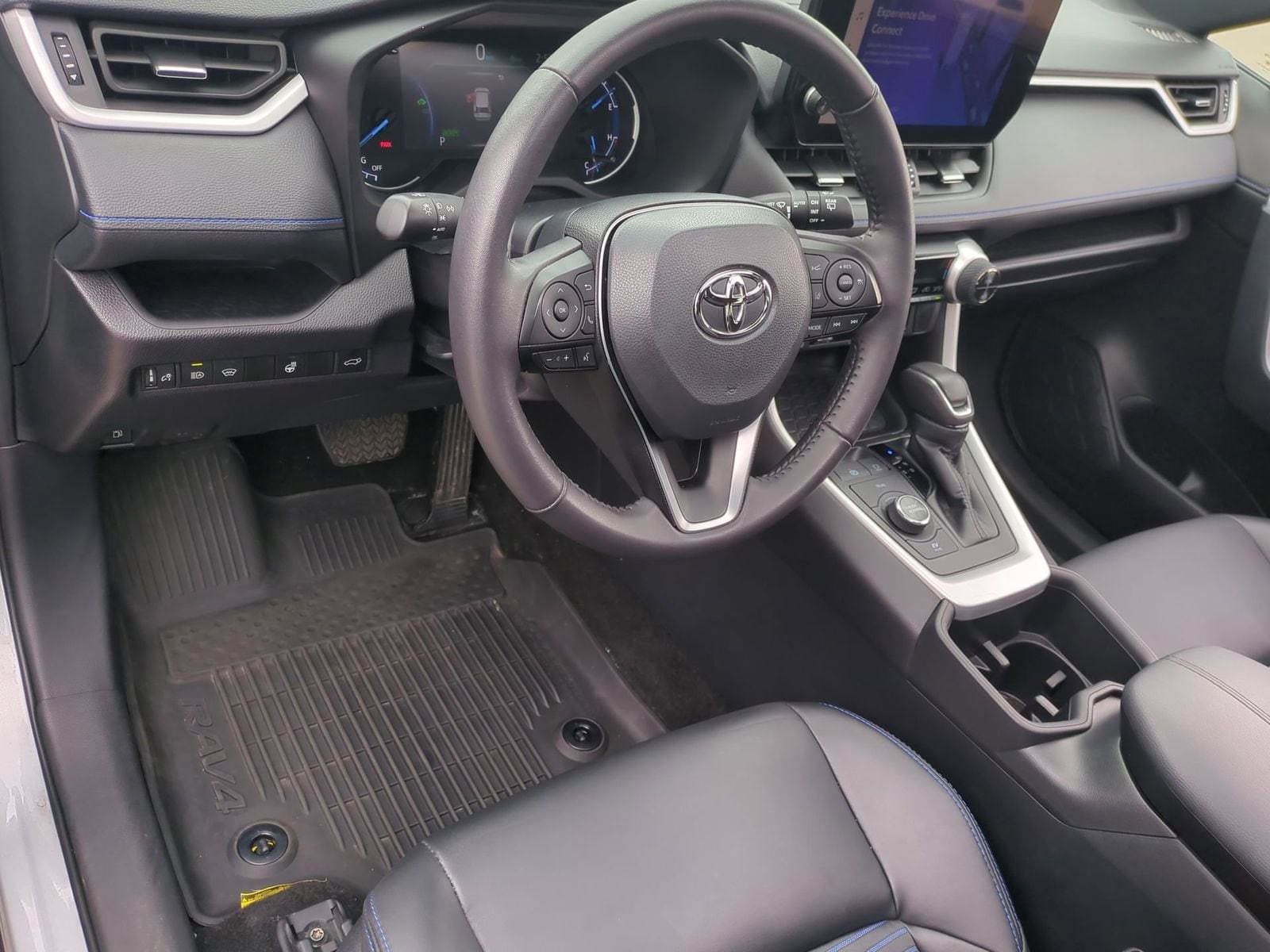 Thumbnail: 2024 Toyota RAV4 - 10