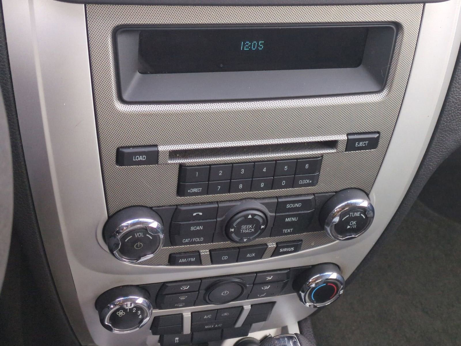 Thumbnail: 2010 Mercury Milan - 27