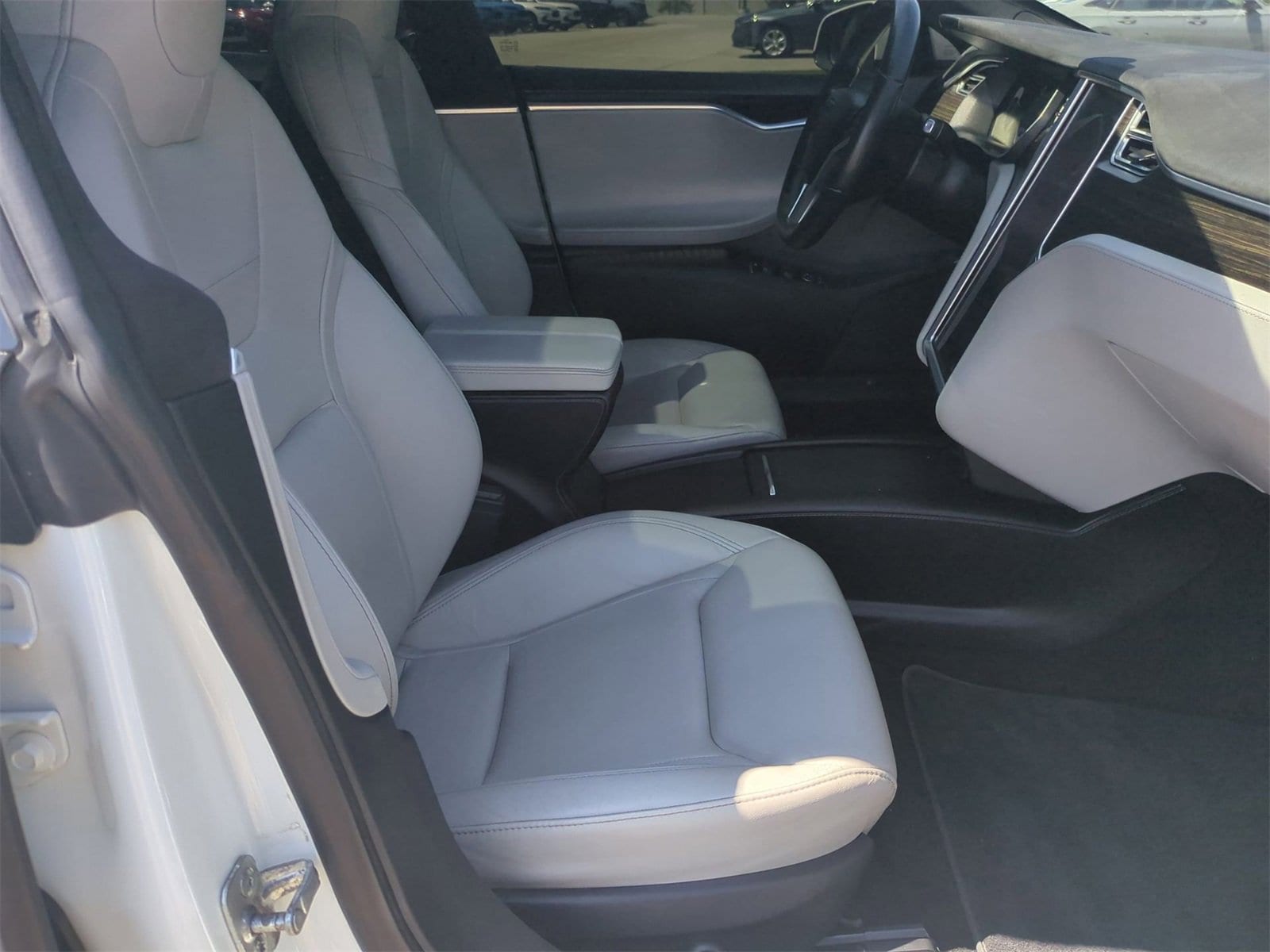 Thumbnail: 2016 Tesla Model S - 22