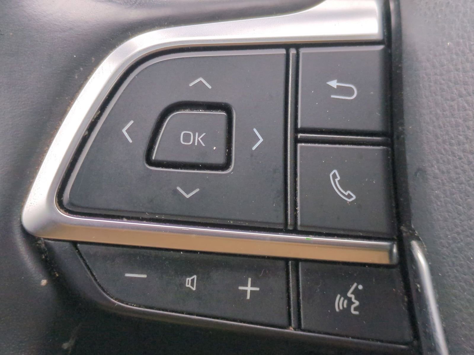 Thumbnail: 2021 Toyota Highlander - 26