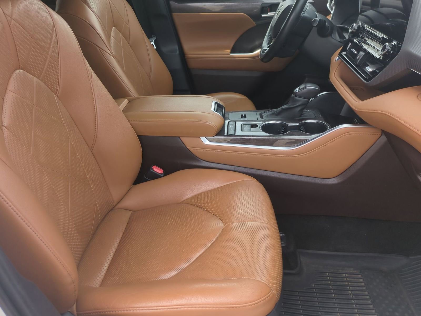 Thumbnail: 2021 Toyota Highlander - 23