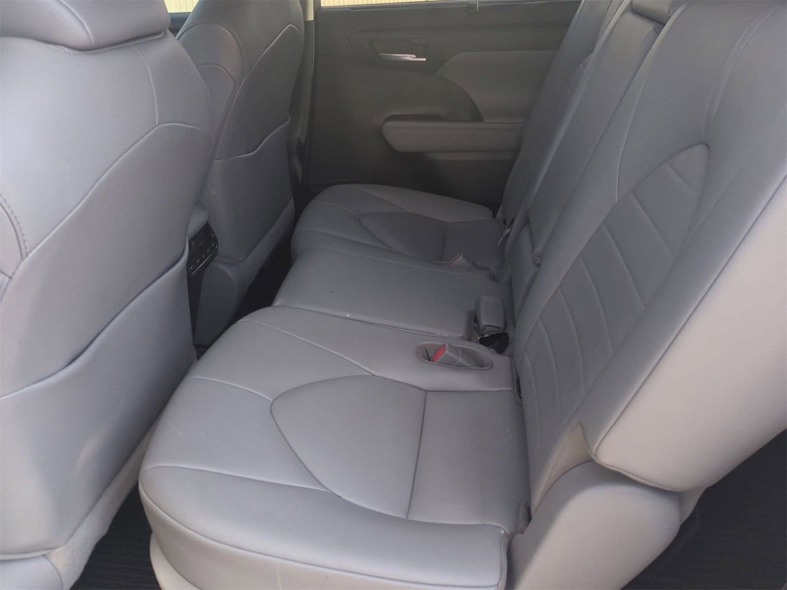 Thumbnail: 2021 Toyota Highlander - 20