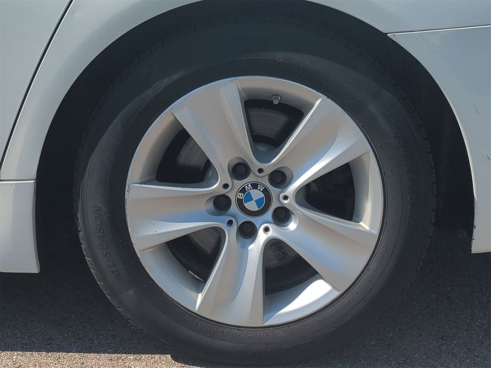 Thumbnail: 2011 BMW 5 Series - 14