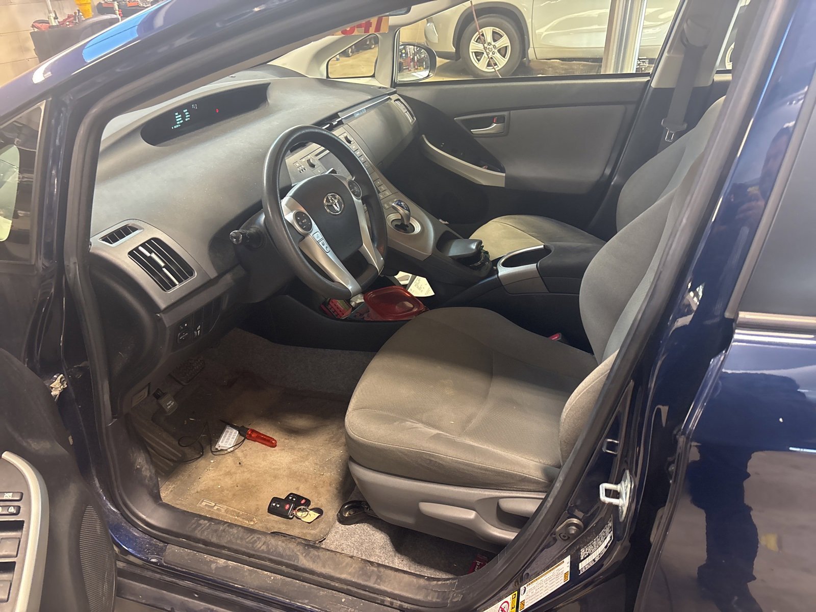 Thumbnail: 2015 Toyota Prius - 5