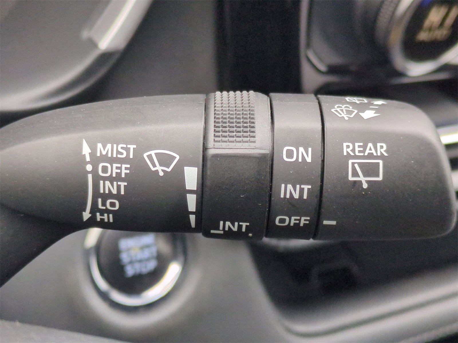 Thumbnail: 2022 Toyota Highlander - 28