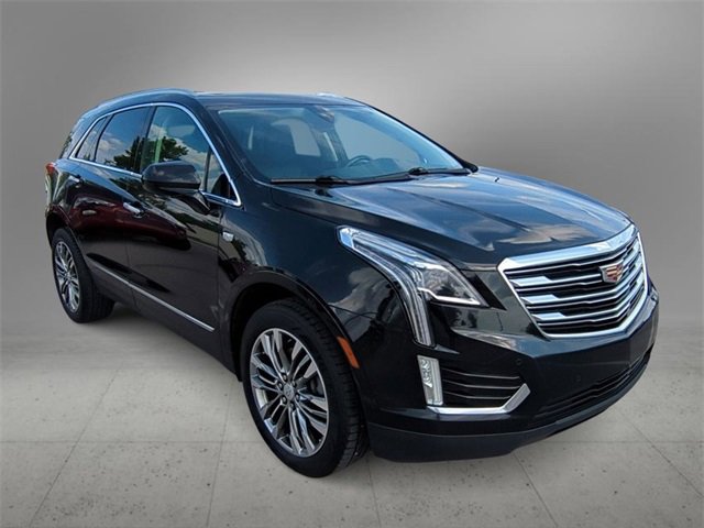 Used 2017 Cadillac XT5 Premium Luxury with VIN 1GYKNCRS8HZ128682 for sale in Farmington, MI