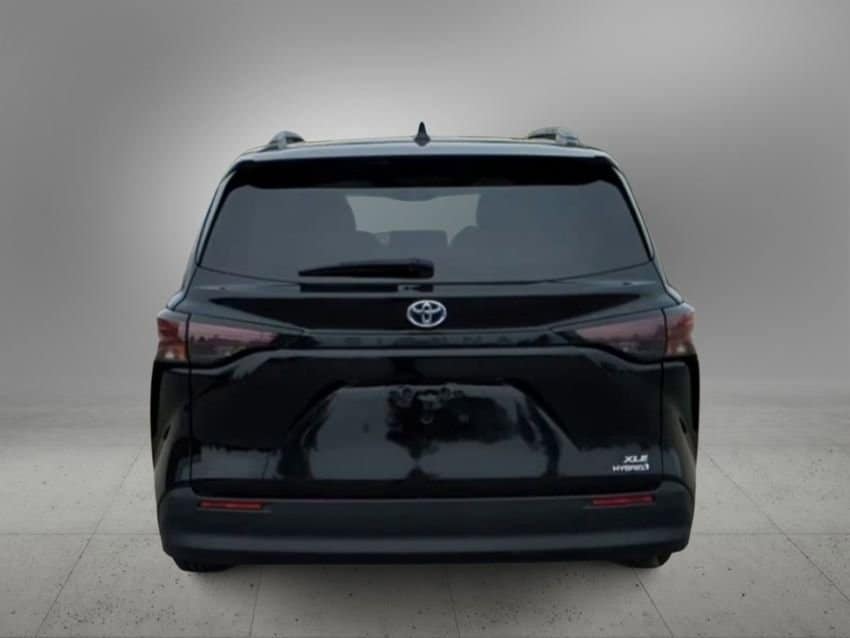 2023 Toyota Sienna XLE 7