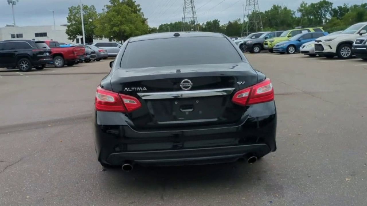 Thumbnail: 2018 Nissan Altima - 7