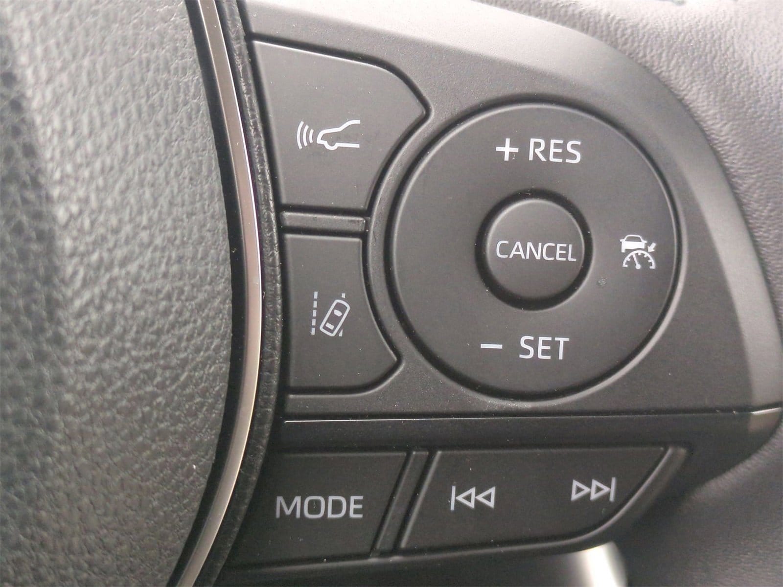 Thumbnail: 2025 Toyota RAV4 - 26