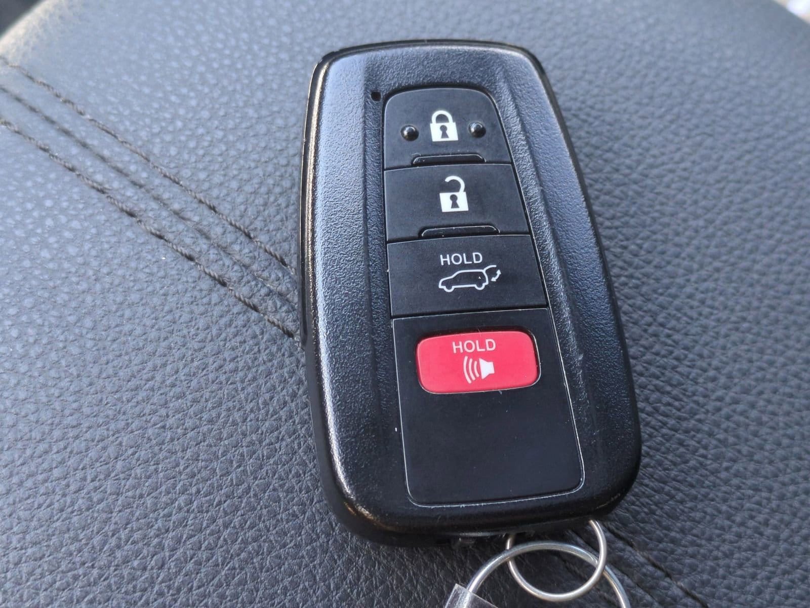 Thumbnail: 2020 Toyota RAV4 - 37