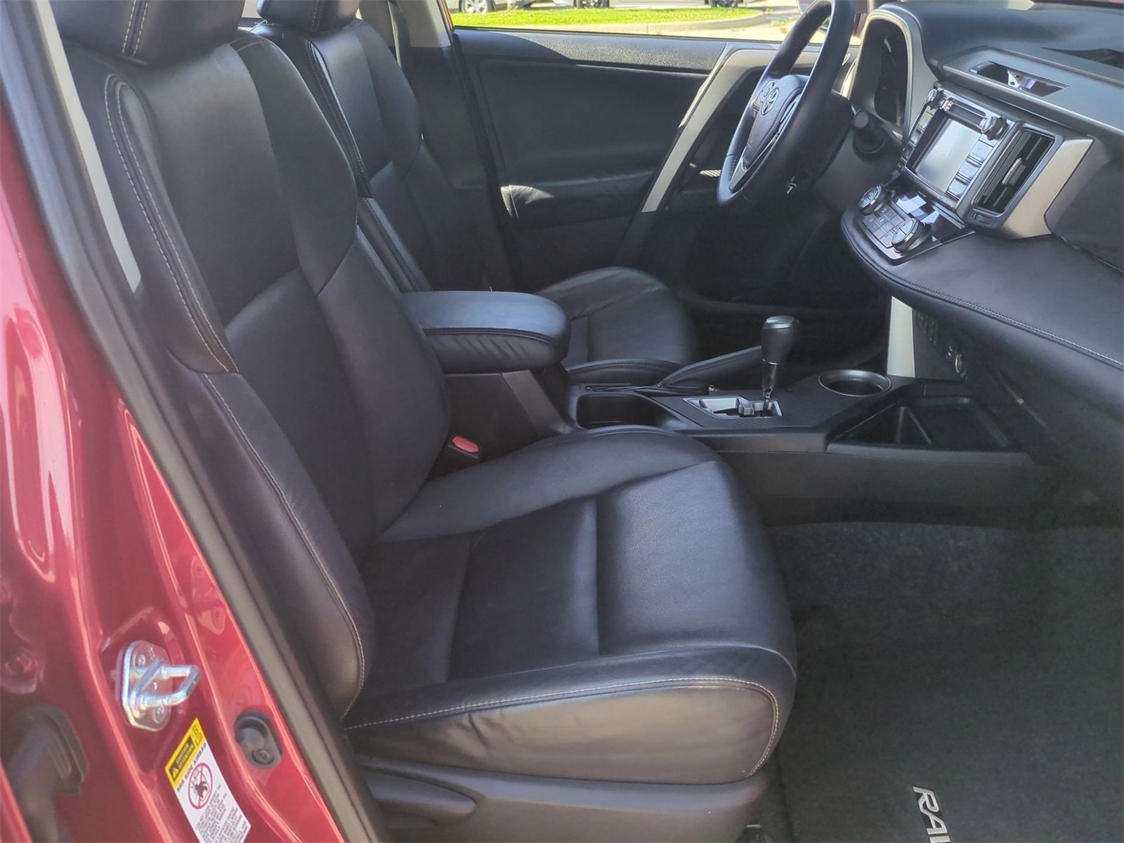 Thumbnail: 2014 Toyota RAV4 - 23
